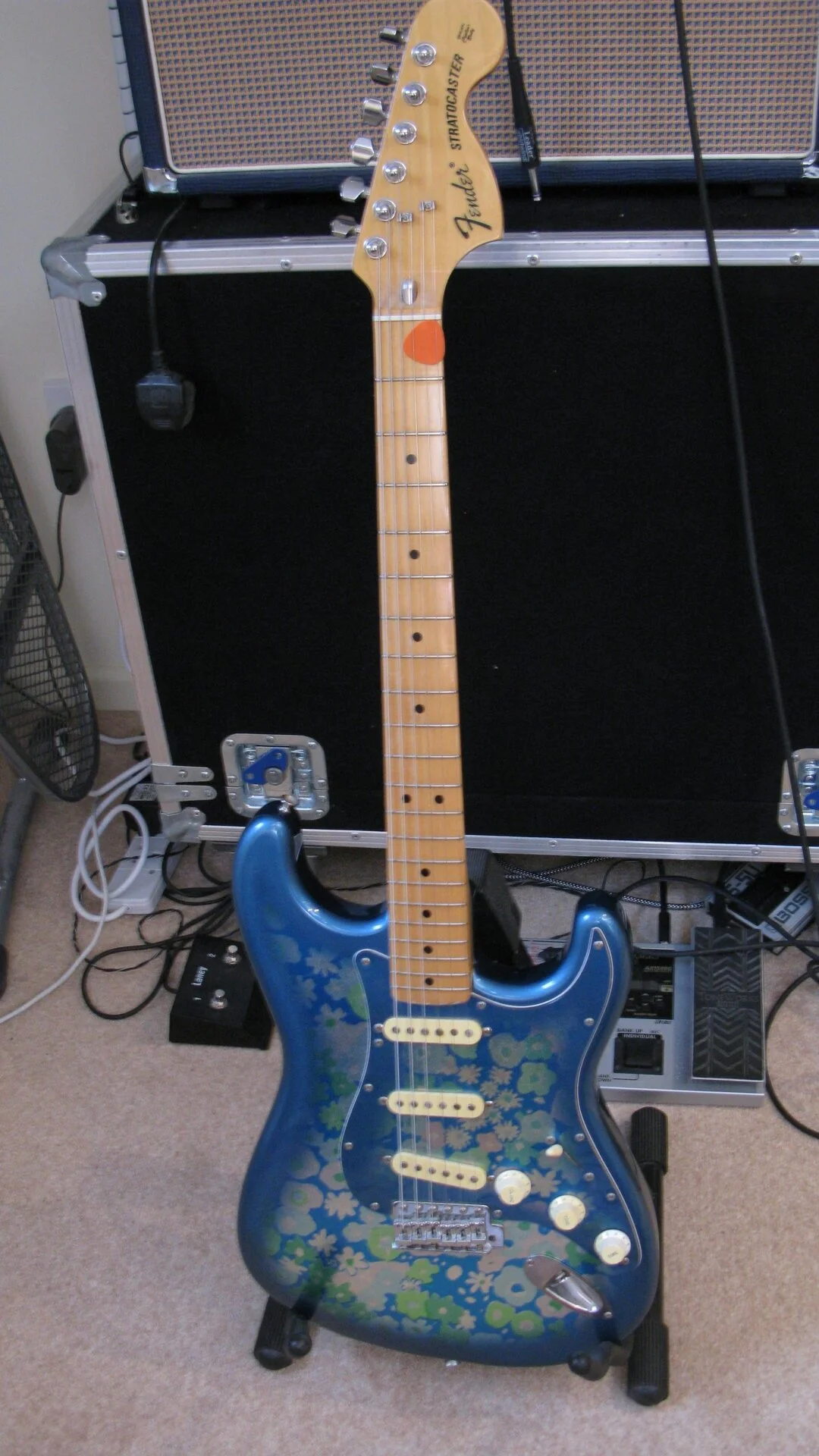 Fender Blue Flower Strat 1984_1987.jpg