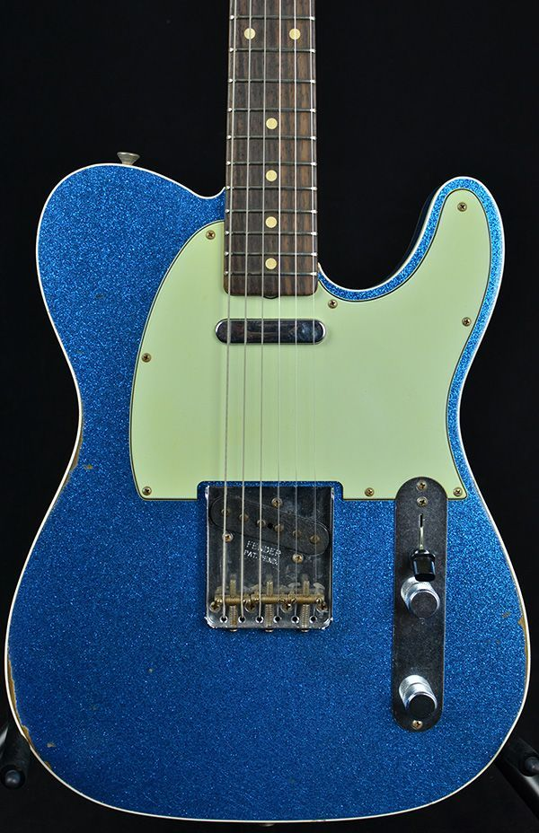 fender-custom-shop-1962-relic-telecaster-custom-blue-sparkle-17586-p.png