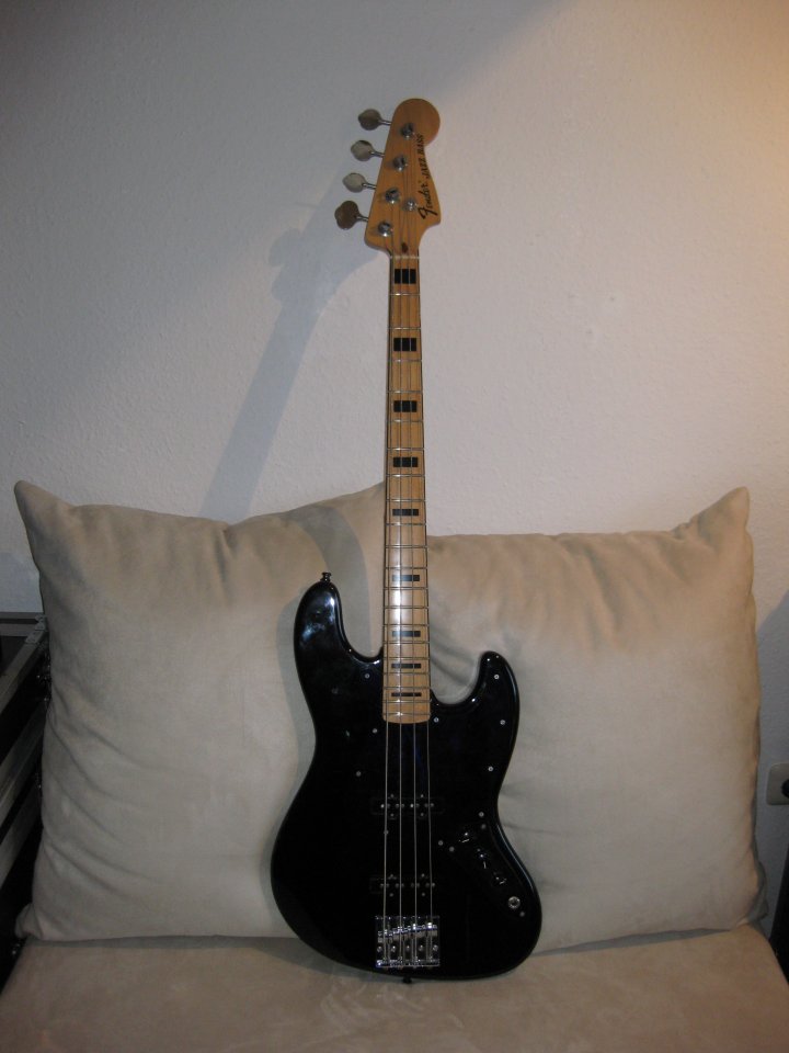 Fender Jazz-Bass.JPG