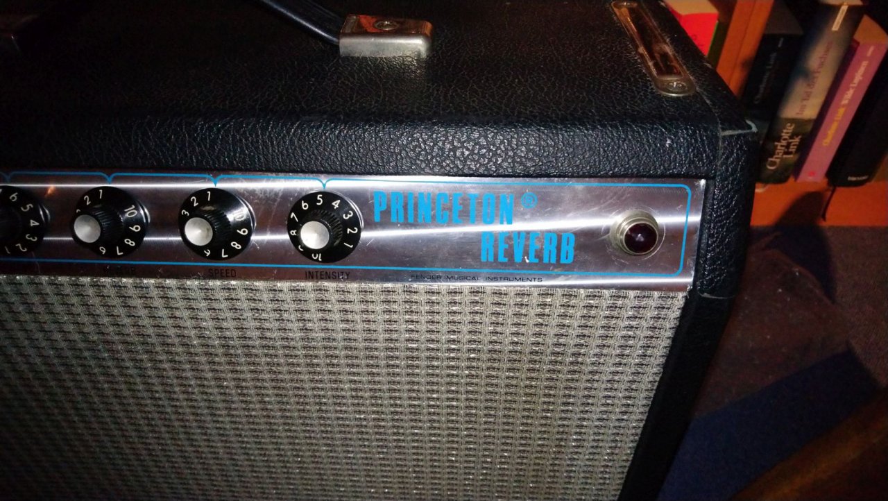 Fender.jpg