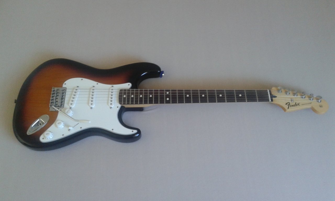 Fender MIM Strat.jpg