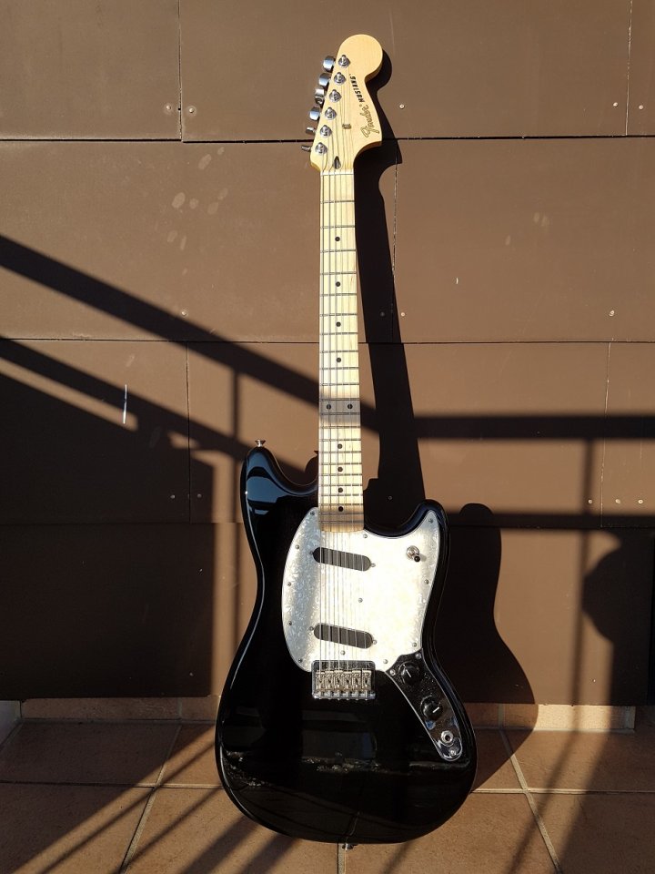 Fender Mustang 09_K.jpg