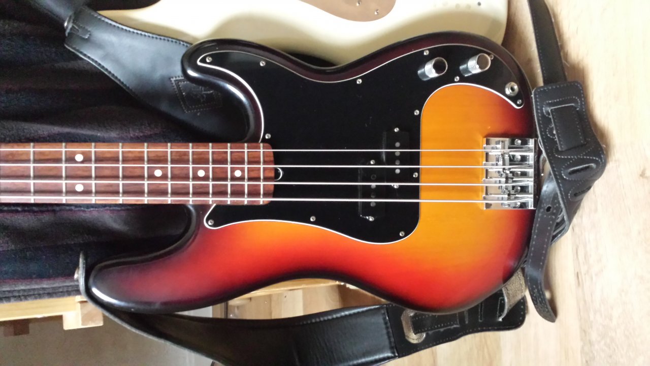 Fender Preci H1.jpg