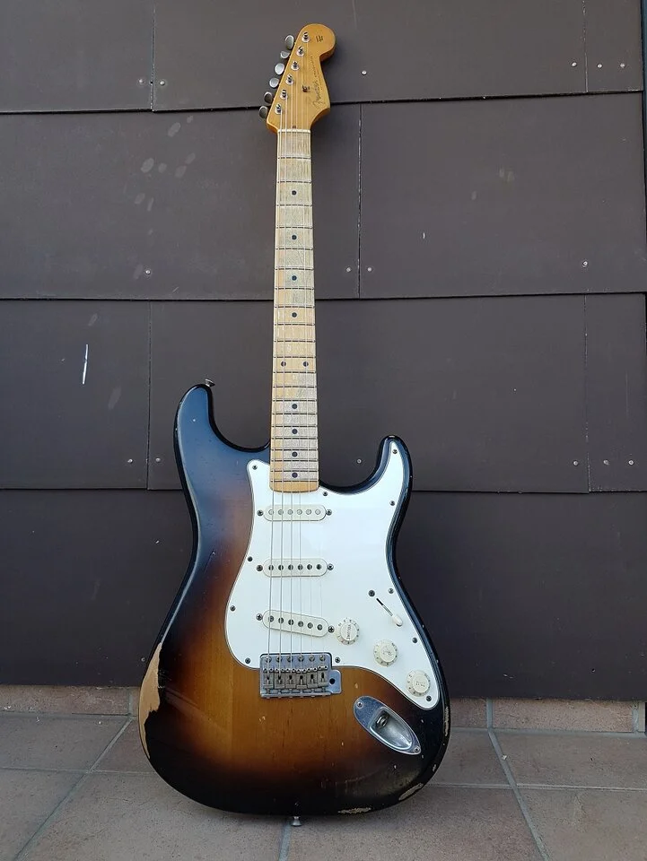 Fender Road Worn Straocaster 02_K.webp