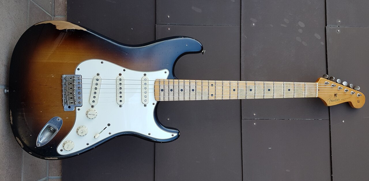 Fender Road Worn Straocaster 02_K_Test.jpg
