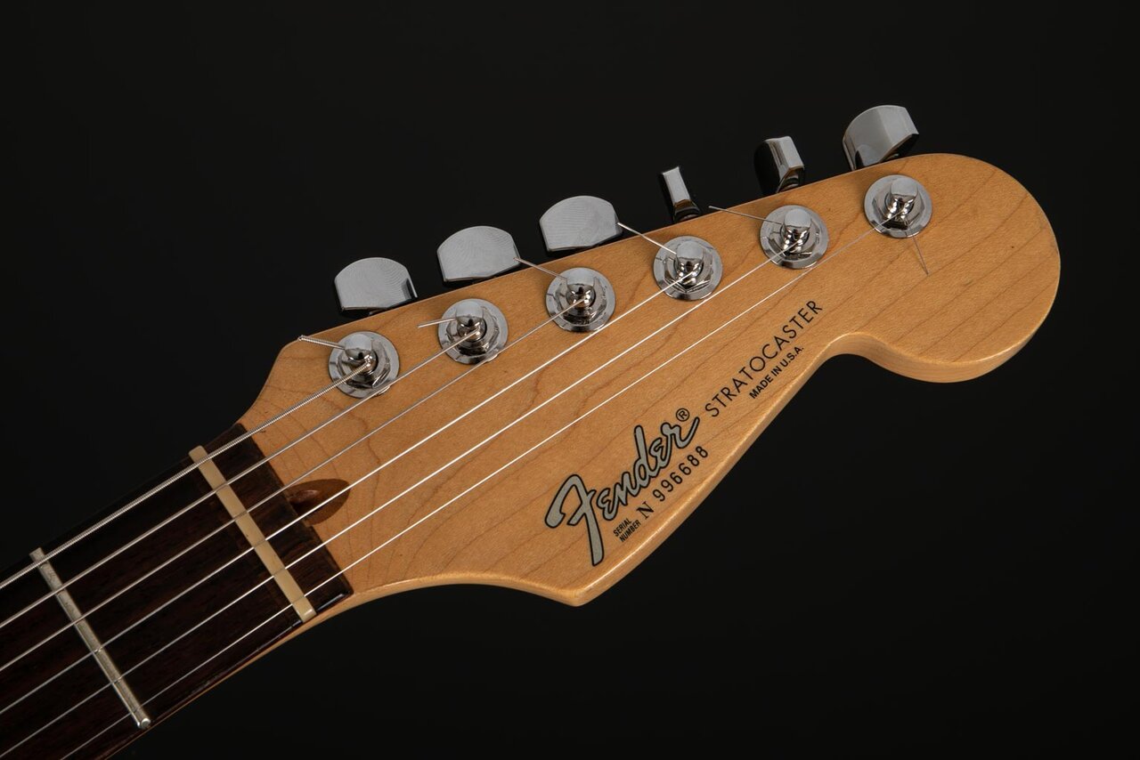Fender-Stratocaster-1990_Kopf vorne.jpg