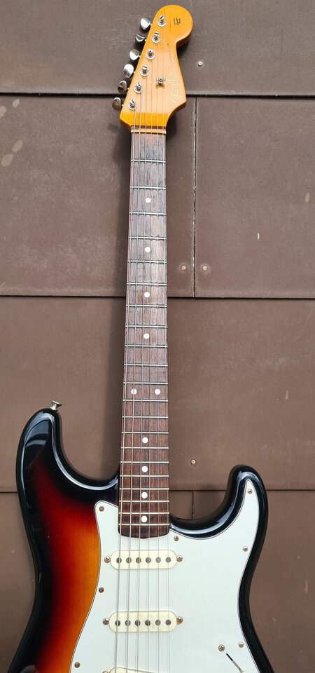 Fender Stratocaster Classic Series 03_K.jpg