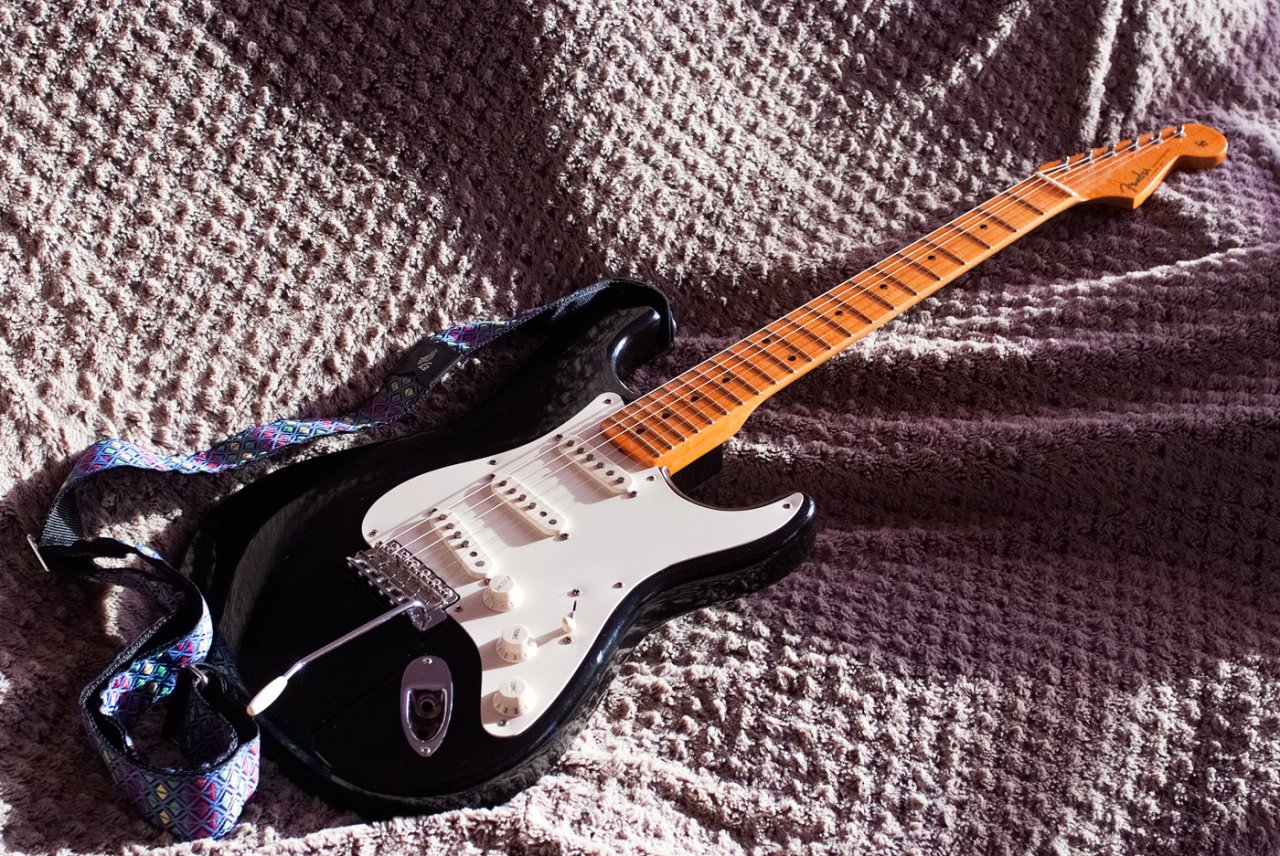 Fender-Stratocaster-EJ-29.jpg