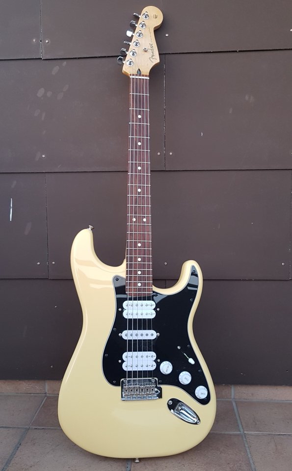 Fender Stratocaster HSH 003_K.jpg