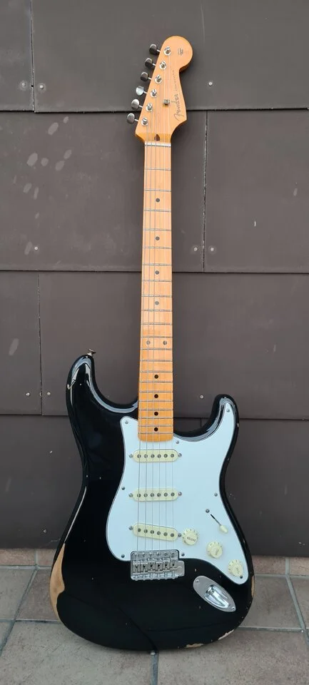 Fender Stratocaster Road Worn Classic 02.webp