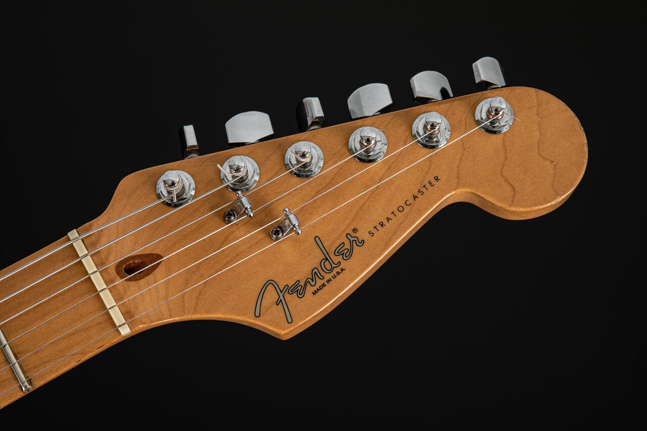 Fender USA Stratocaster 1999_Kopf vorne.jpg