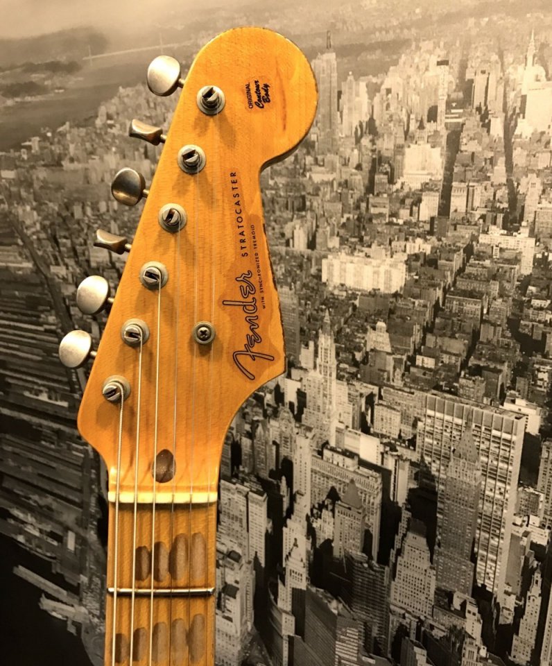 Fender01.jpg