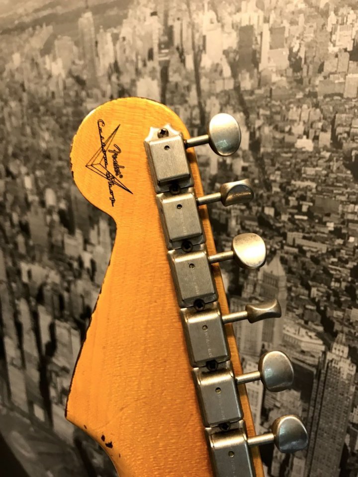 Fender02.jpg