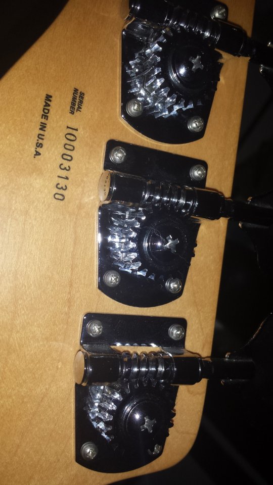 Fender_HW1_Headstock.jpg