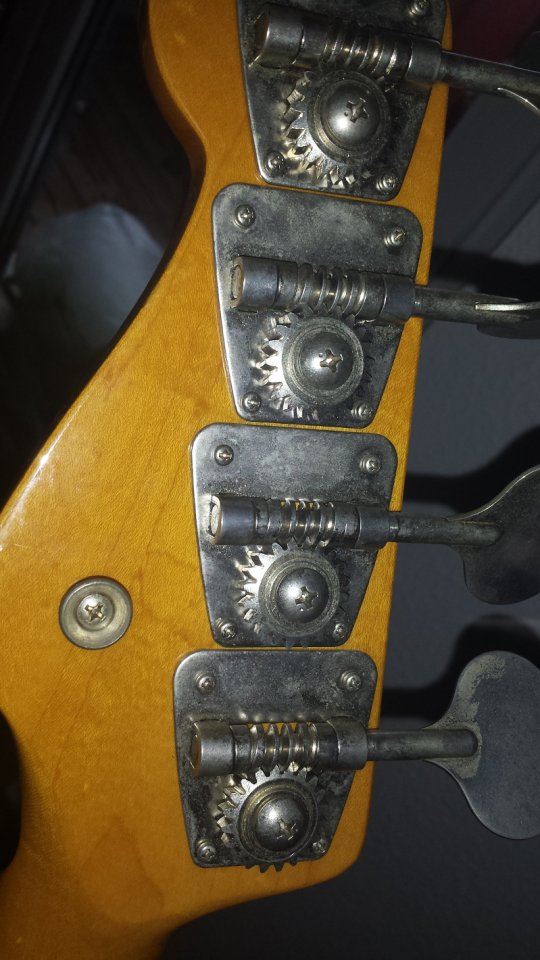 Fender_MIJ_Headstock.jpg