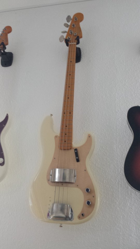 Fender_Precision_57_RI_MIJ_Pickupcover_small.jpg