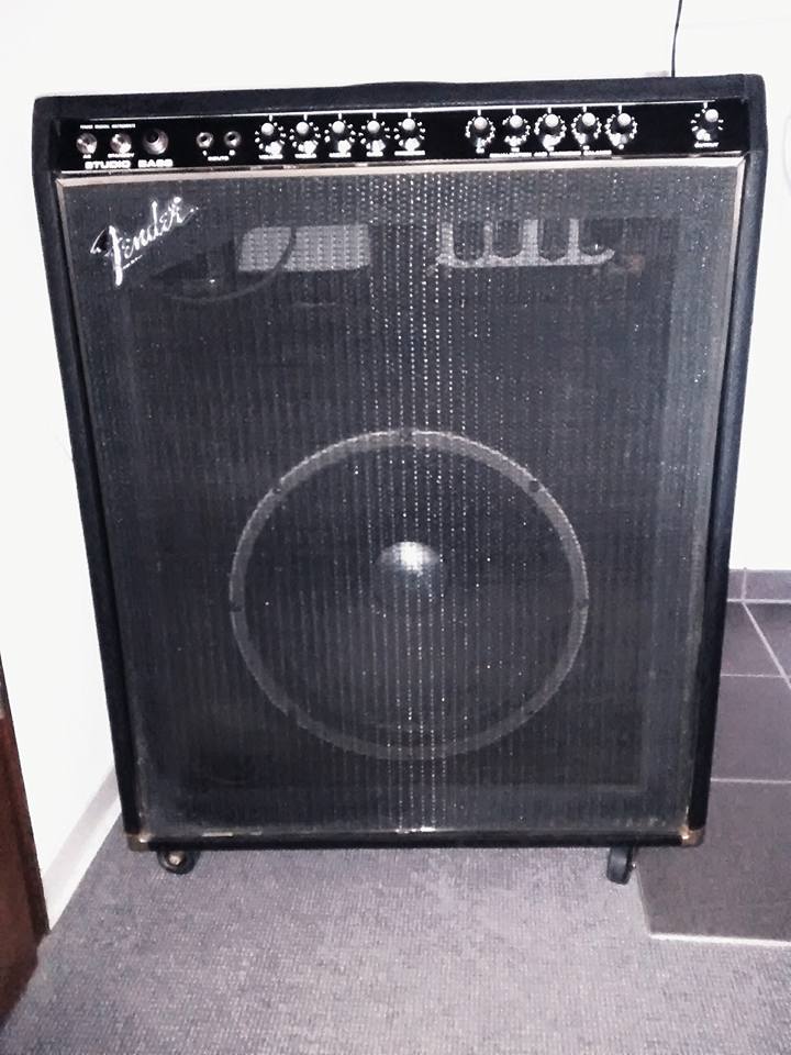Fender_Studio_Bass.jpg
