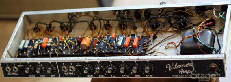 Fender_Vibroverb_1964_03.JPG