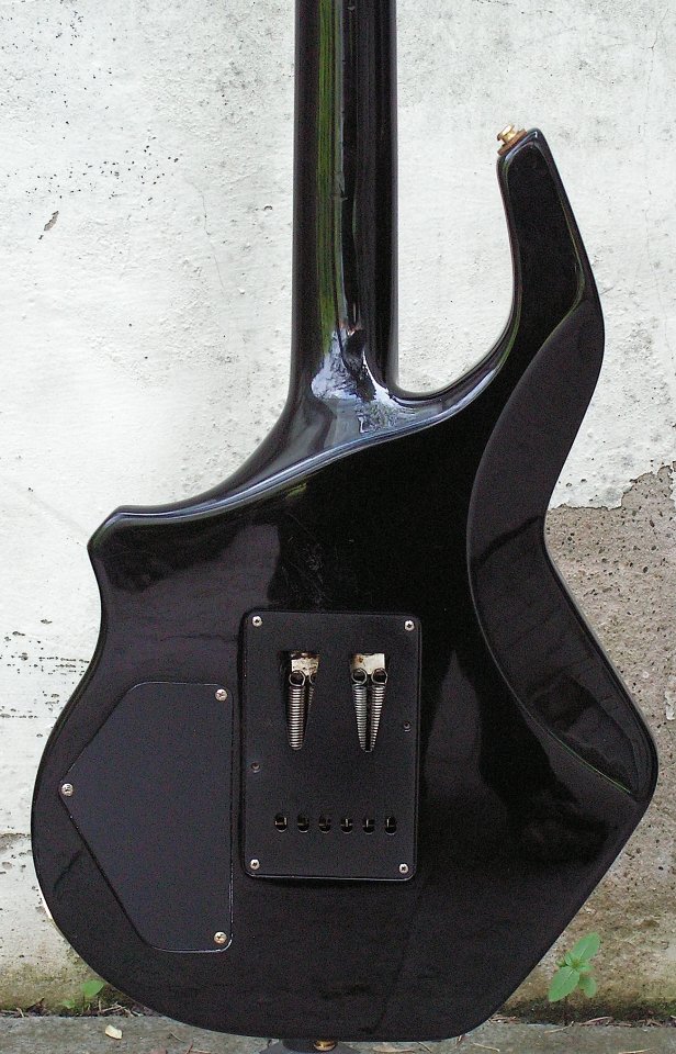 Fenix Mona Lisa ML-40 body back 1994.jpg