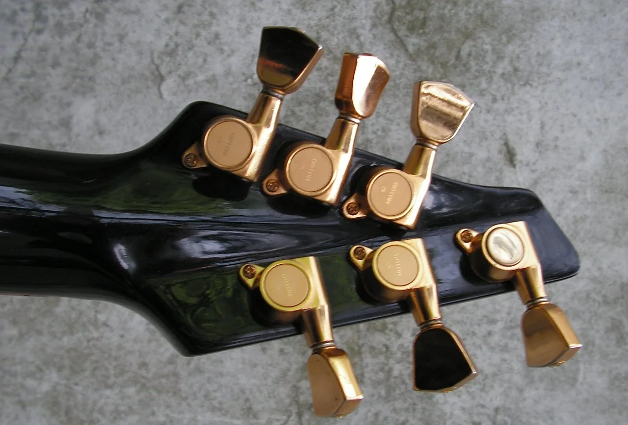 Fenix Mona Lisa ML-40 head back 1994.webp