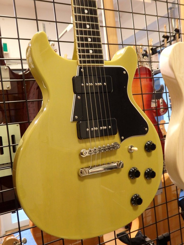 FGN junior-special-DC-yellow.jpg
