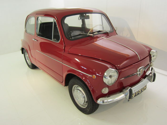 Fiat 600 L Ausstellung.jpg