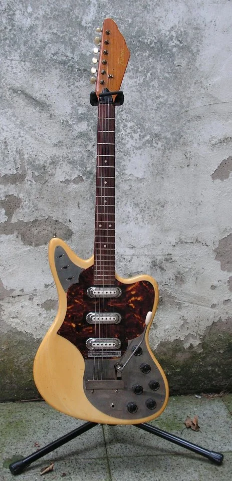 Framus Strato Deluxe.webp