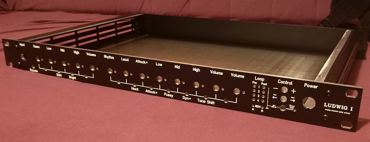 frontplatten_loecher.jpg