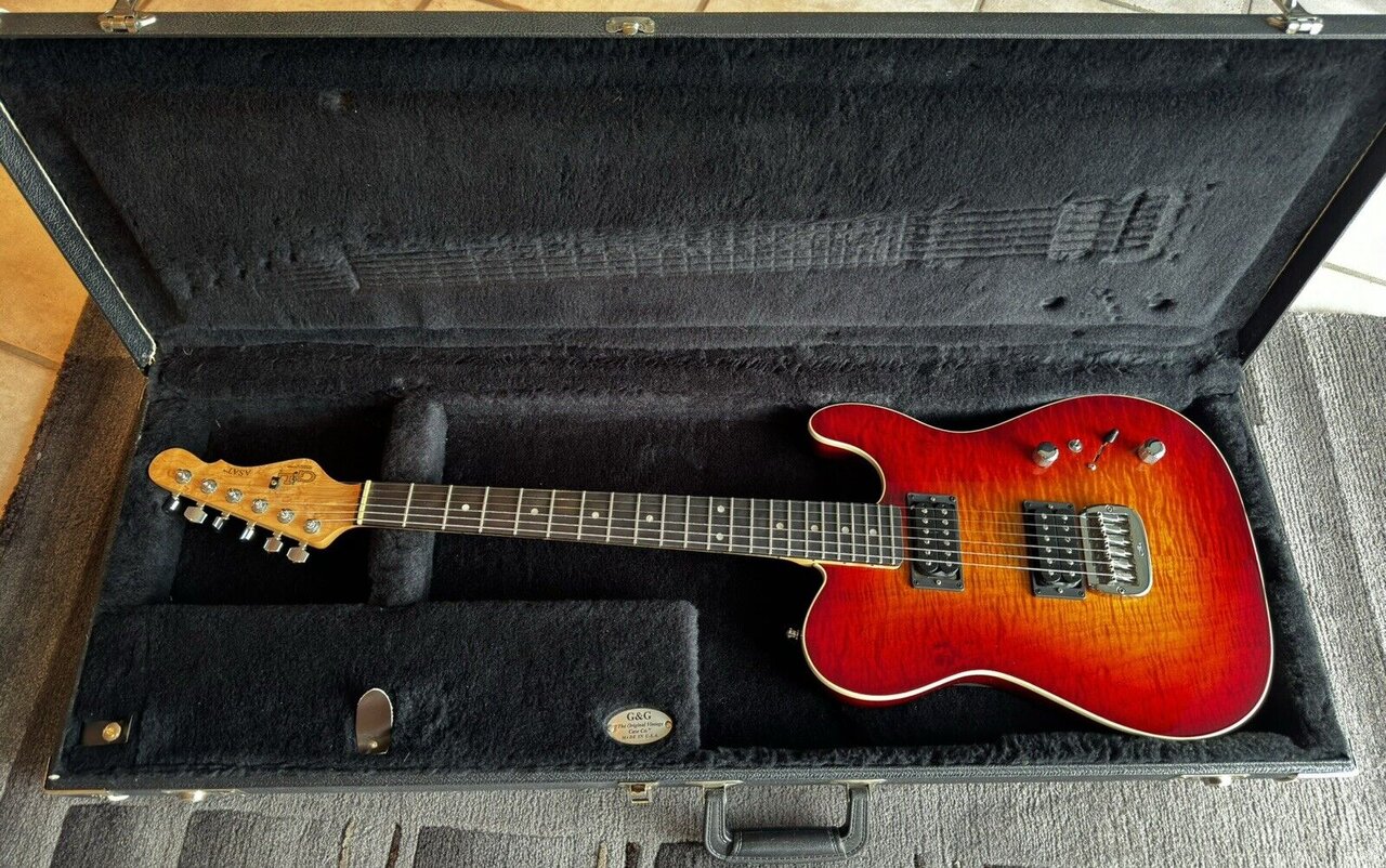 G&L ASAT Deluxe CHB CL08513_im Koffer.jpg