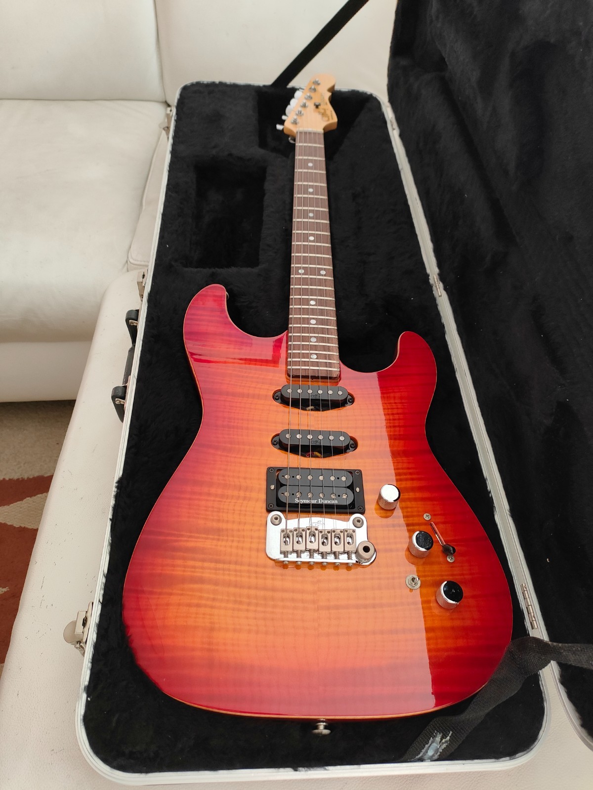 G&L Legacy Deluxe CHB_13.jpg