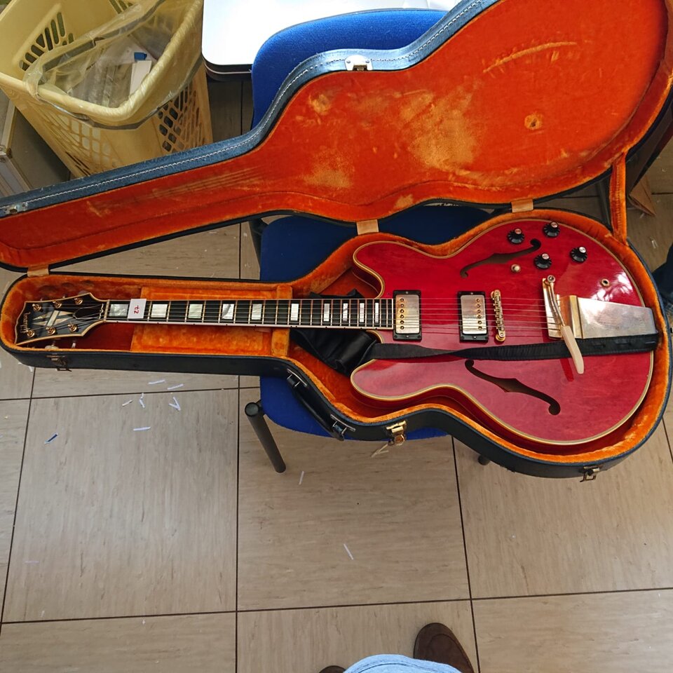 Gibson 1.jpg