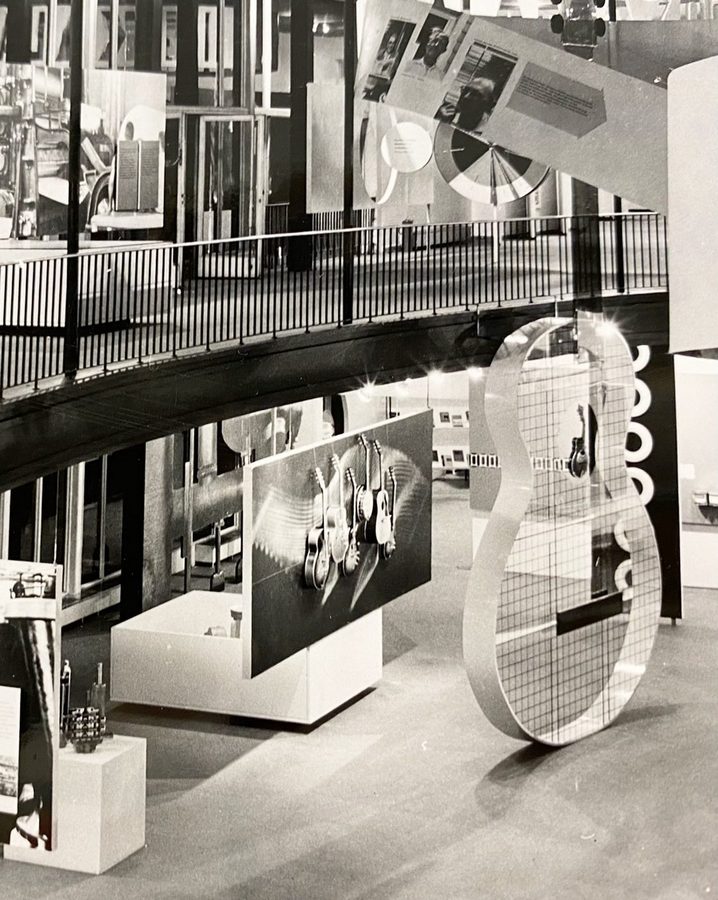 Gibson Berlin 3 1958.png