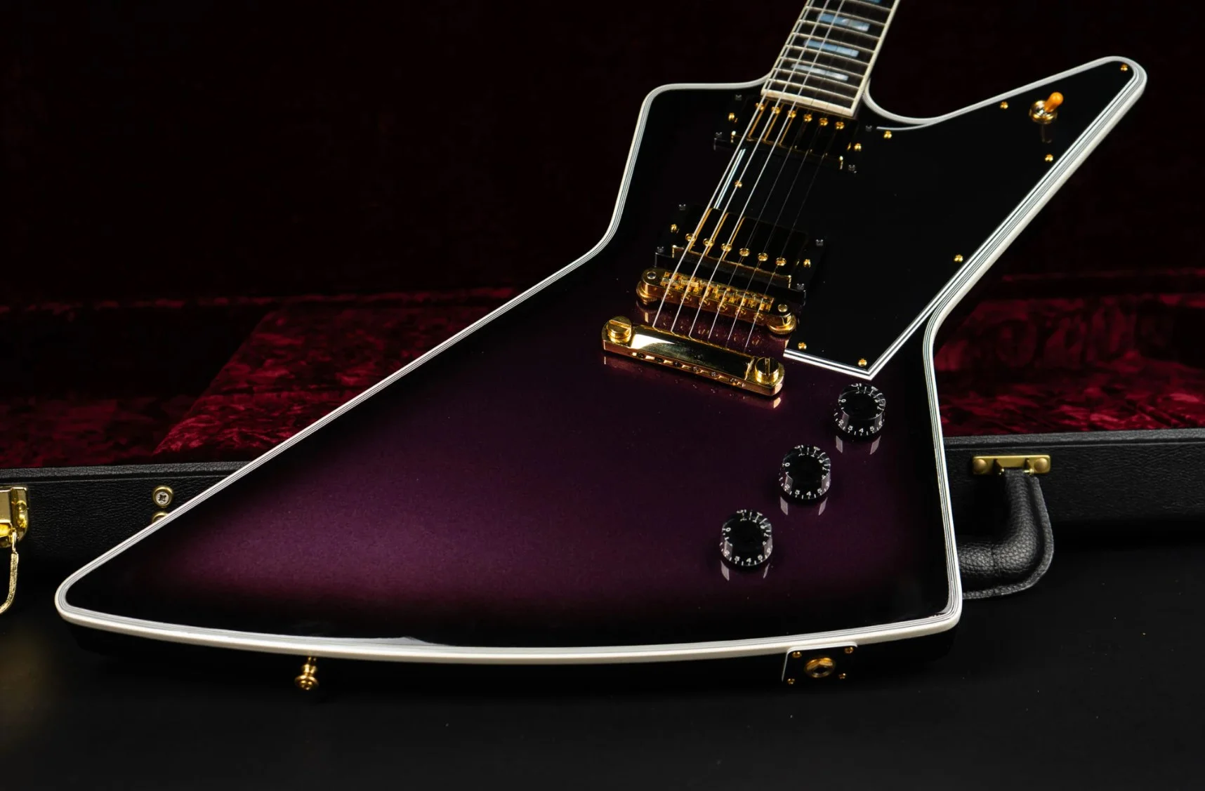 Gibson Explorer Custom 2023 violet bash Mod collection guitarpoint 03.webp