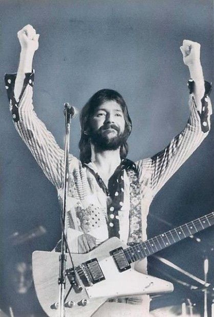 Gibson Explorer cut by Eric Clapton 04.jpg