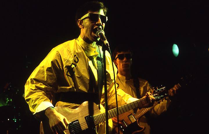 Gibson L6S-Devo.jpg