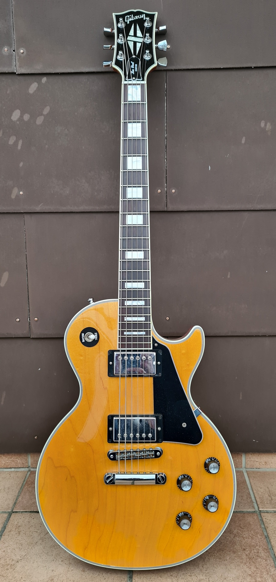 Gibson Les Paul Classic Custom 01_K.jpg