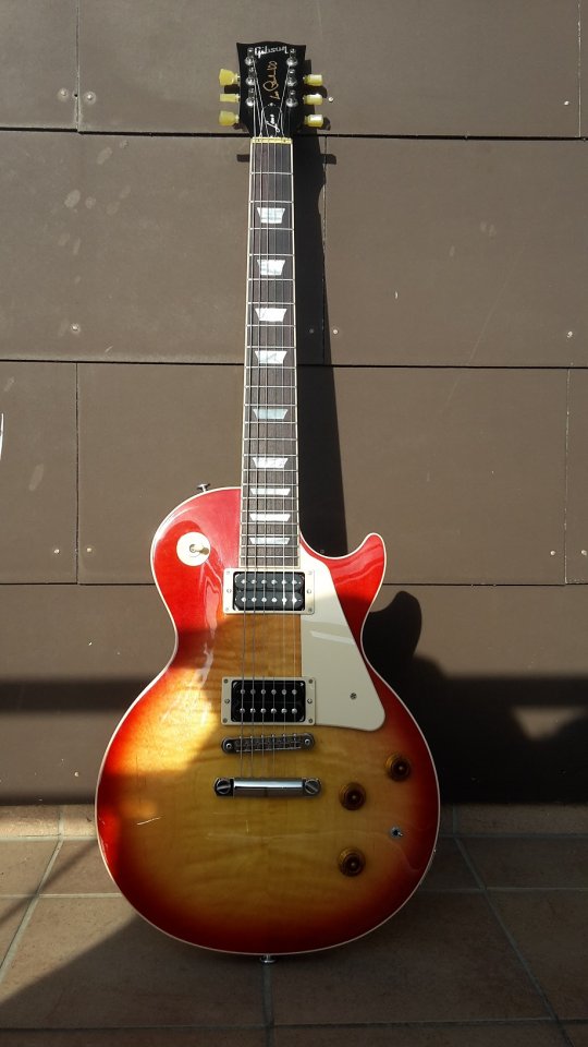 Gibson Les Paul Less+ 2015 003_K.jpg