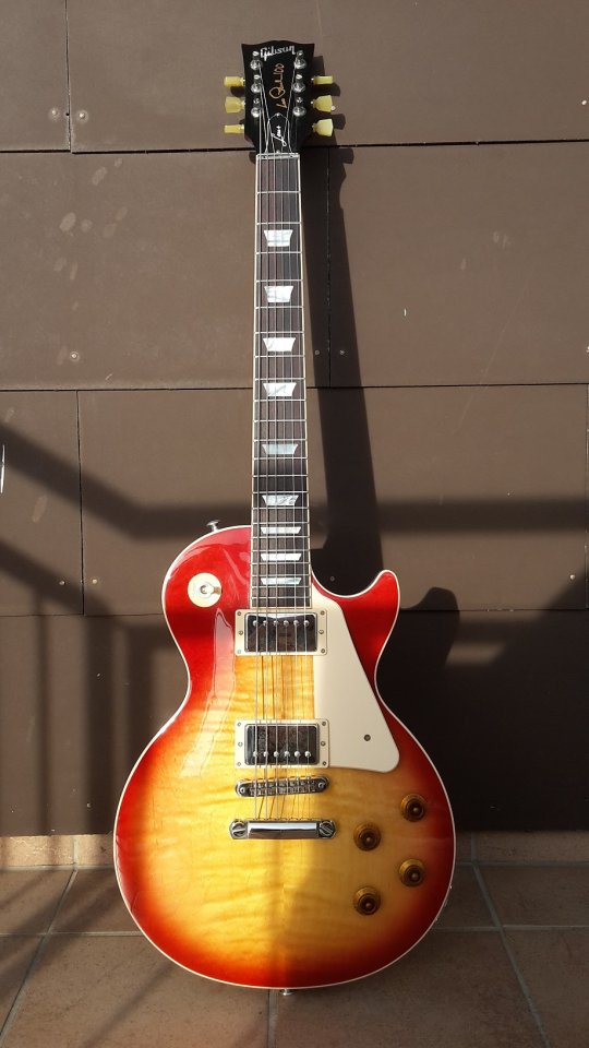 Gibson Les Paul Less+ 2015 005_K.jpg