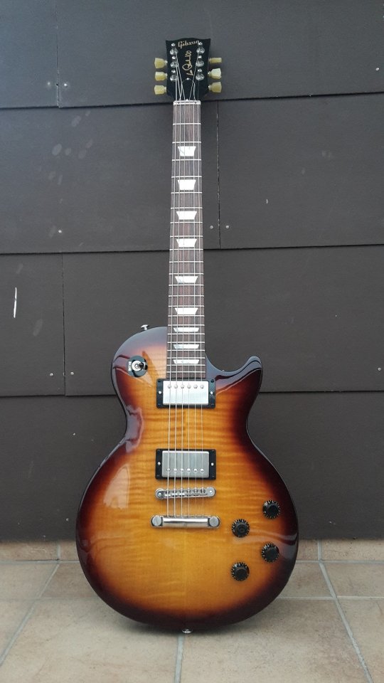 Gibson Les Paul Studio 2015 006_K.jpg