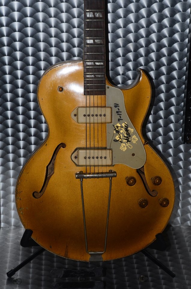 Gibson Scotty Moore 02.jpg