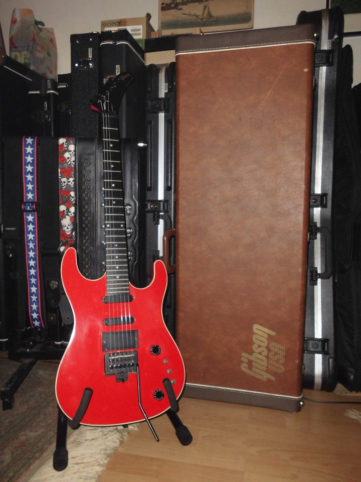 Gibson U2 Fer Red BX_01.JPG