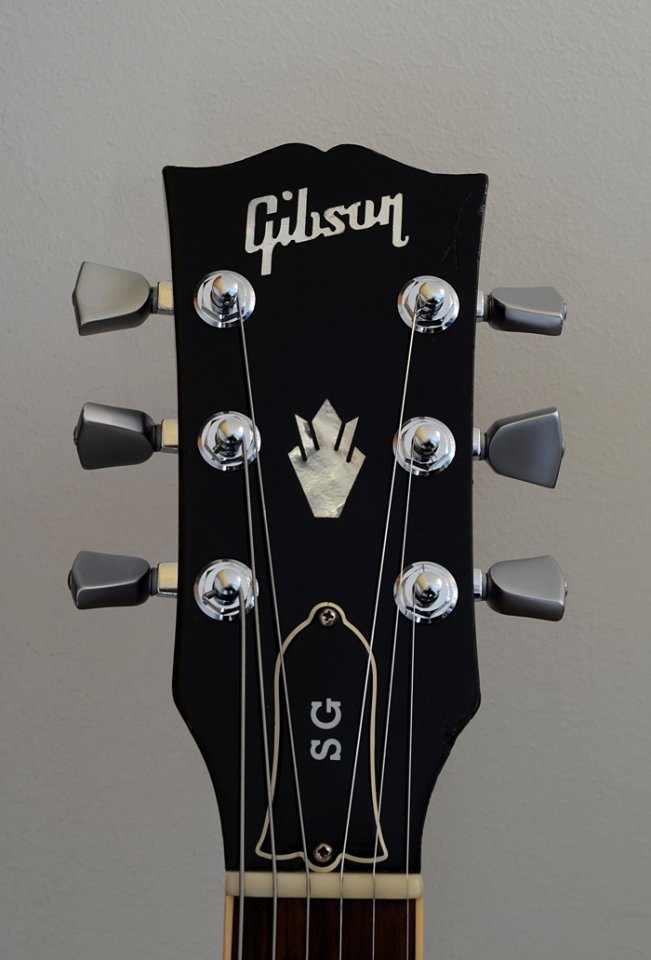 Gibson_SG_Headstock_1.jpg