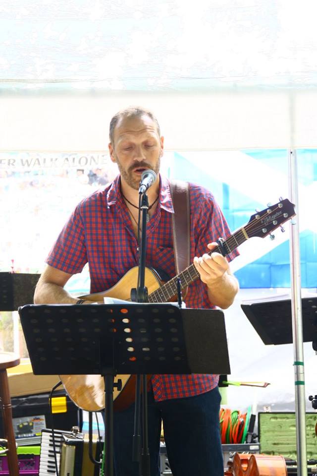 Gitarre 2.jpg