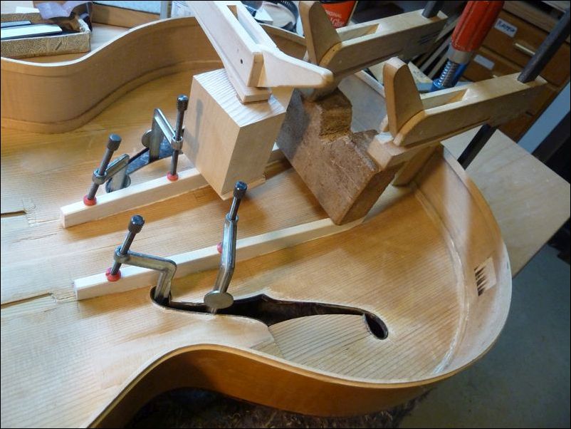 Gitarre_Zwinge.jpg