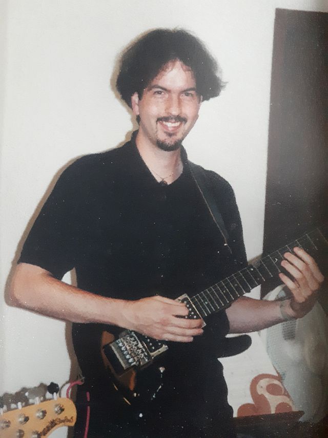 gitarrero_ca1994.jpg