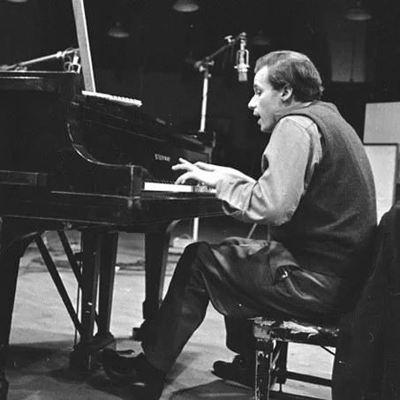 Glenn Gould Chair.webp