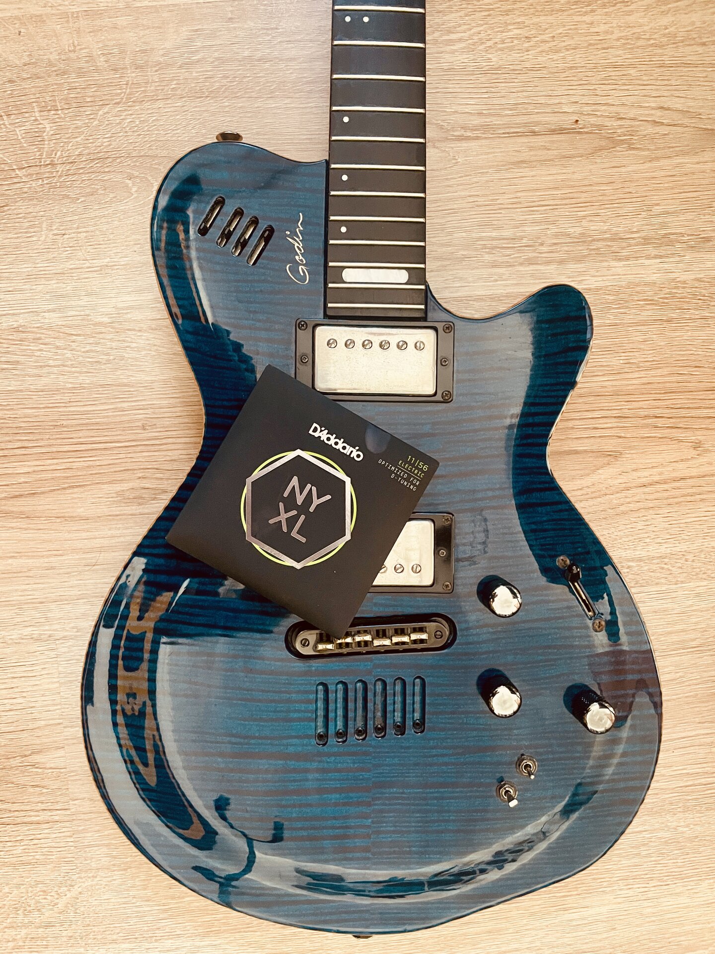 Godin LGX SA NYXL.JPG