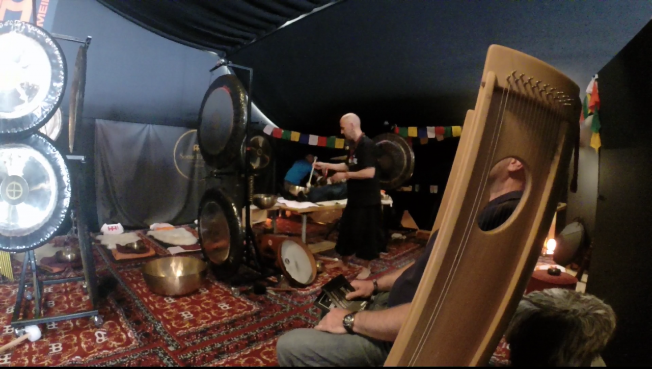 GOPR0334-0744-1 Ausstellung und Klangmassage.png