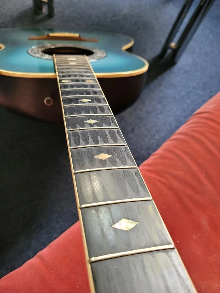 Griffbrett Ovation.jpg