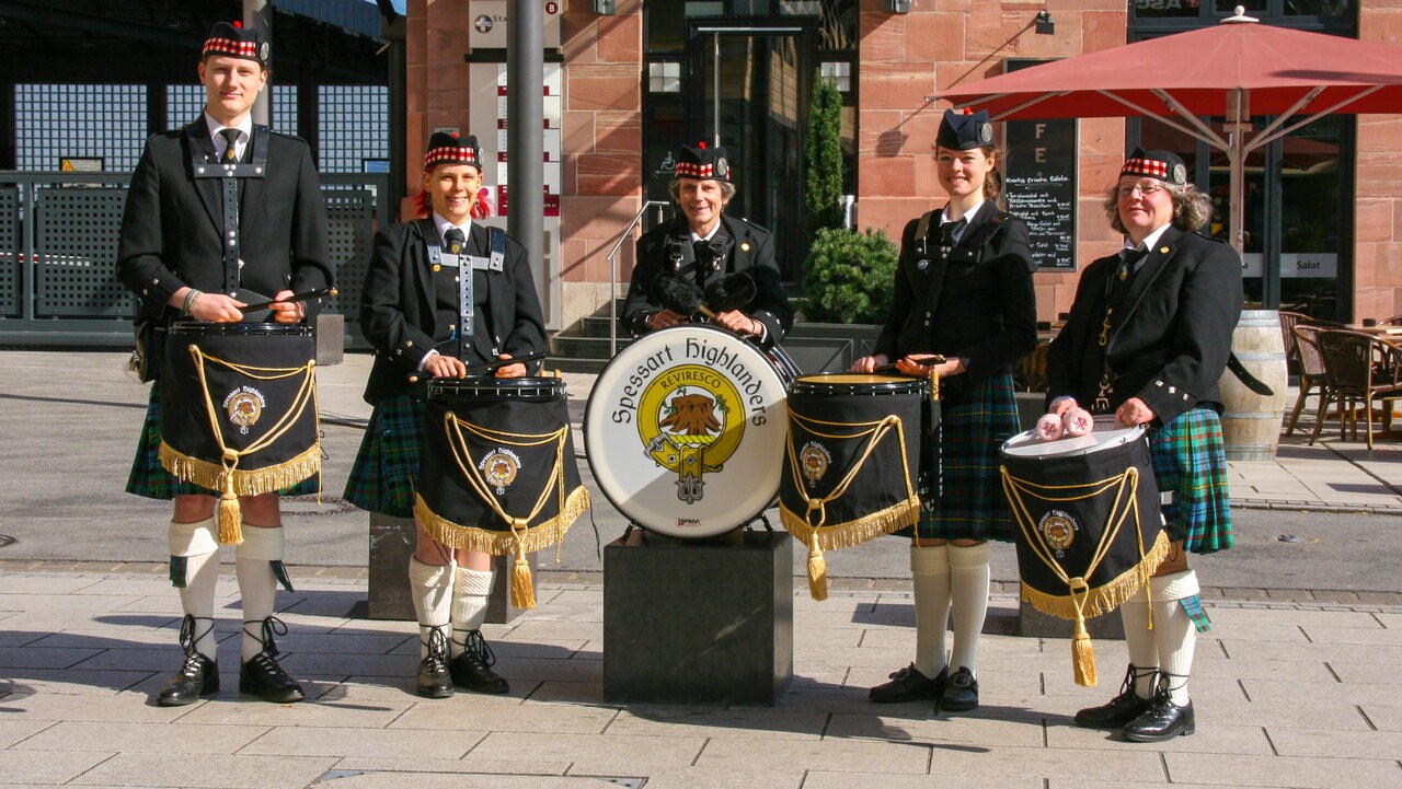 Gruppenbild Drumcorp.JPG